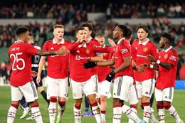 Gary Neville chê bai sức mạnh hành công của MU