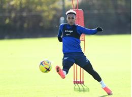 Graham Potter gọi thêm người đấu Man City