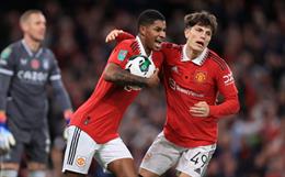 Ten Hag nhắn sao trẻ MU quá sớm để làm đồng đội Messi