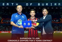 Supachok Sarachat được CLB J-League 1 mua đứt với hợp đồng 5 năm 