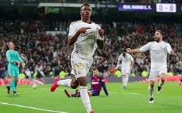 Vinicius Jr phản pháo sau khi bị đối thủ lăng mạ