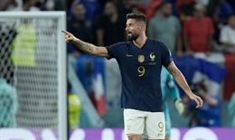 Giroud hạnh phúc sau khi sánh ngang thành tích của Henry