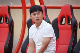 HLV Hàn Quốc bất ngờ dự khán trận đấu của CLB Hà Nội tại V.League