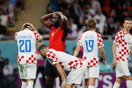 Quá vô duyên, Lukaku "giải tỏa bức xúc" vào khu kỹ thuật