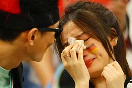 Cầu thủ Đức chết lặng, NHM rơi nước mắt sau trận thắng Costa Rica