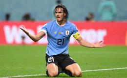 Cavani đấm màn hình VAR sau khi Uruguay bị loại tức tưởi