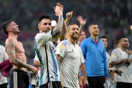 VIDEO: Lionel Messi khiêm tốn chọn cái tên xuất sắc nhất giúp Argentina vào tứ kết