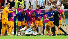 HLV ĐT Argentina từ chối nói về trọng tài sau trận thắng Hà Lan