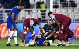 Sao Chelsea rời sân bằng cáng ở trận giao hữu với Aston Villa