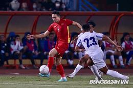 Bùi Hoàng Việt Anh được trao băng đội trưởng đấu Uzbekistan