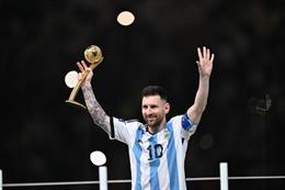 Chính thức: Bức ảnh Messi nâng cúp vượt qua kỷ lục Guinness của... quả trứng