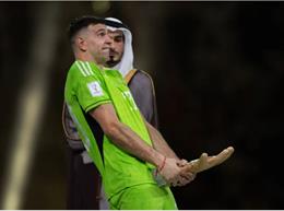 Thủ môn Emiliano Martinez bị LĐBĐ Pháp đâm đơn kiện