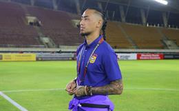 Chân sút Lào dính chấn thương nghỉ hết giải