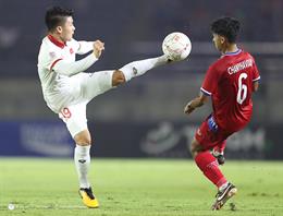 Quang Hải báo tin mừng cho thầy Park trước trận đấu Malaysia