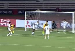 KHÓ TIN: Cầu thủ ghi bàn bằng ... đầu gối tại AFF Cup 2022