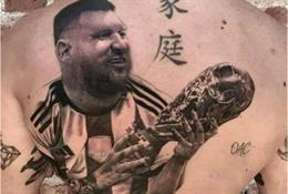 Không nhịn được cười với hình xăm Messi xấu tệ của một fan hâm mộ