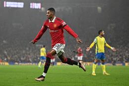 Marcus Rashford ghi bàn gấp đôi mùa trước