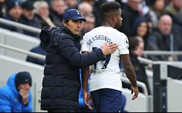 Conte có hành động phũ phàng với Ryan Sessegnon