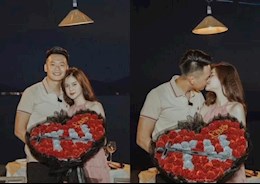 Tuyển thủ Việt Nam cầu hôn bạn gái trong ngày 14/2
