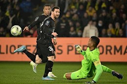 Thủ môn Nantes gây sốc ở trận đấu với PSG