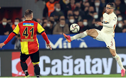 Cựu sao Man City trở lại sân cỏ sau 423 ngày mất thị lực