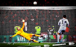 Cú đá trượt của thủ môn Kepa: Bóng đá không chỉ có những bàn thắng