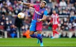 Adama Traore bị chỉ trích vì cách đá trâu bò