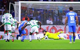 Video: Thủ môn cản penalty rồi cứu thua 3 lần liên tiếp