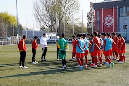 Đội tuyển U17 Việt Nam có tập buổi đầu tiên tại Frankfurt