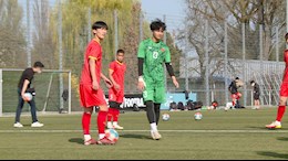 U17 Việt Nam đá bóng ma như Bayern Munich