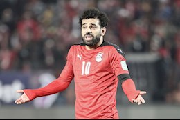 VIDEO: Salah bị CĐV tấn công