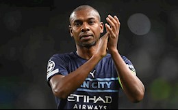 Pep Guardiola sốc vì Fernandinho muốn rời Man City