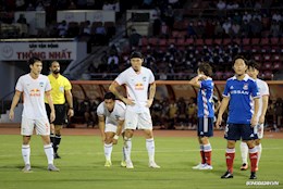 VIDEO: Hữu Tuấn mắc sai lầm tai hại khiến HAGL chịu quả 11m