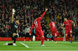 Mo Salah và Sadio Mane đi vào lịch sử Champions League