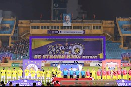 CĐV Hà Nội dựng tifo chia tay Quang Hải