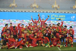 VIDEO: Khoảnh khắc U23 Việt Nam hát vang quốc ca sau khi vô địch SEA Games 31