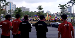 VIDEO: CĐV Nam Định tiếp sức cho U23 Lào tại SEA Games 31