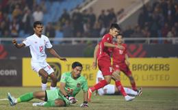 VIDEO: Cầu thủ Myanmar đá phản lưới sau nỗ lực của Tuấn Hải