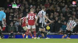 Tình huống gây tranh cãi nhất trận Arsenal vs Newcastle