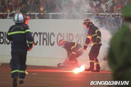 Pháo sáng xuất hiện trong trận đấu của ĐT Việt Nam