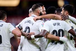 Karim Benzema sánh ngang Cristiano Ronaldo