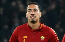 Chris Smalling khiến Jose Mourinho choáng váng 