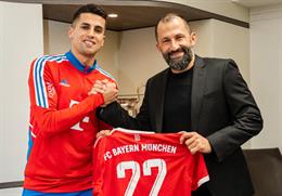 Hậu vệ Cancelo CHÍNH THỨC gia nhập Bayern Munich