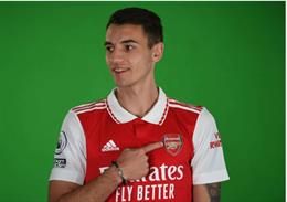 Người đại diện tiết lộ vụ Jakub Kiwior cập bến Arsenal