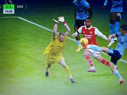 Đây! Lý do khiến Arsenal đánh rơi chiến thắng trước Brentford