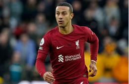 Liverpool nhận tin cực buồn trước trận gặp Everton