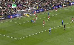 2 lần cản phá kinh điển, De Gea cân bằng thành tích với Peter Schmeichel