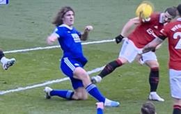 Trọng tài đã sai lầm khi không rút thẻ đỏ với Marcel Sabitzer