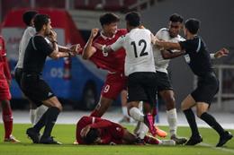 Đánh nhau như phim chưởng trong trận giao hữu của U20 Indonesia 