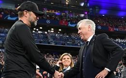 Ancelotti tiết lộ từng được Klopp tặng vape